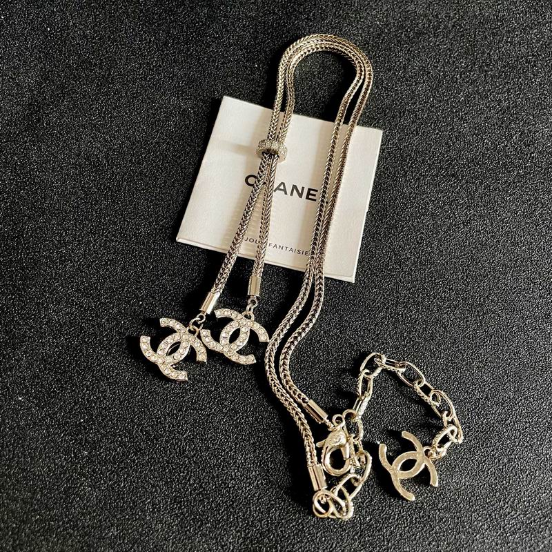 Chanel Necklace 09yxs59